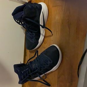 Navy Nike Hyperdunks, size 9.5 in Women’s, 8 in men’s